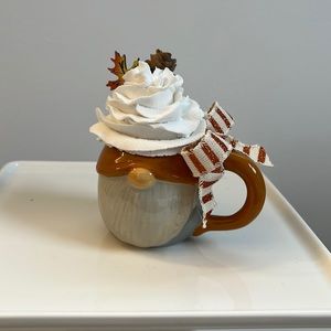 Faux gnome confection cup